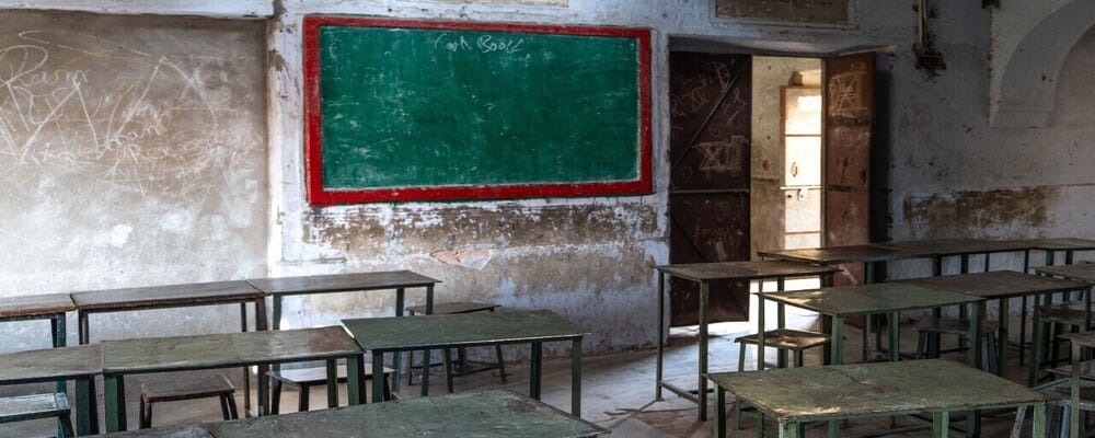 No Walls, No Water, No Blackboards